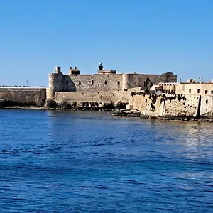 https://ortigia-lantico-dammuso.sicilyhotelsitaly.net