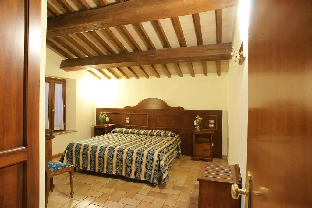 Hotel La Rocca Assisi 2*,