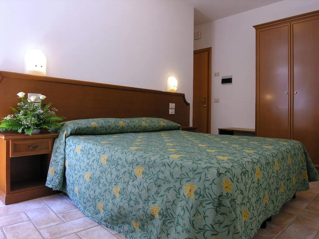 **  Hotel La Rocca Assisi Italien