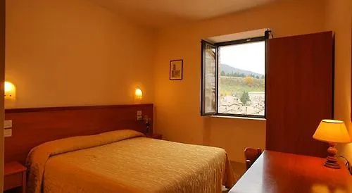 Hotel La Rocca Assisi 2*,